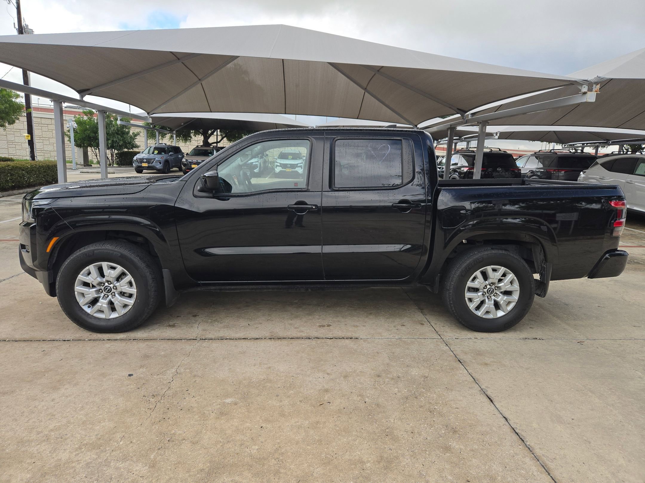 Used 2022 Nissan Frontier SV RWD image 6