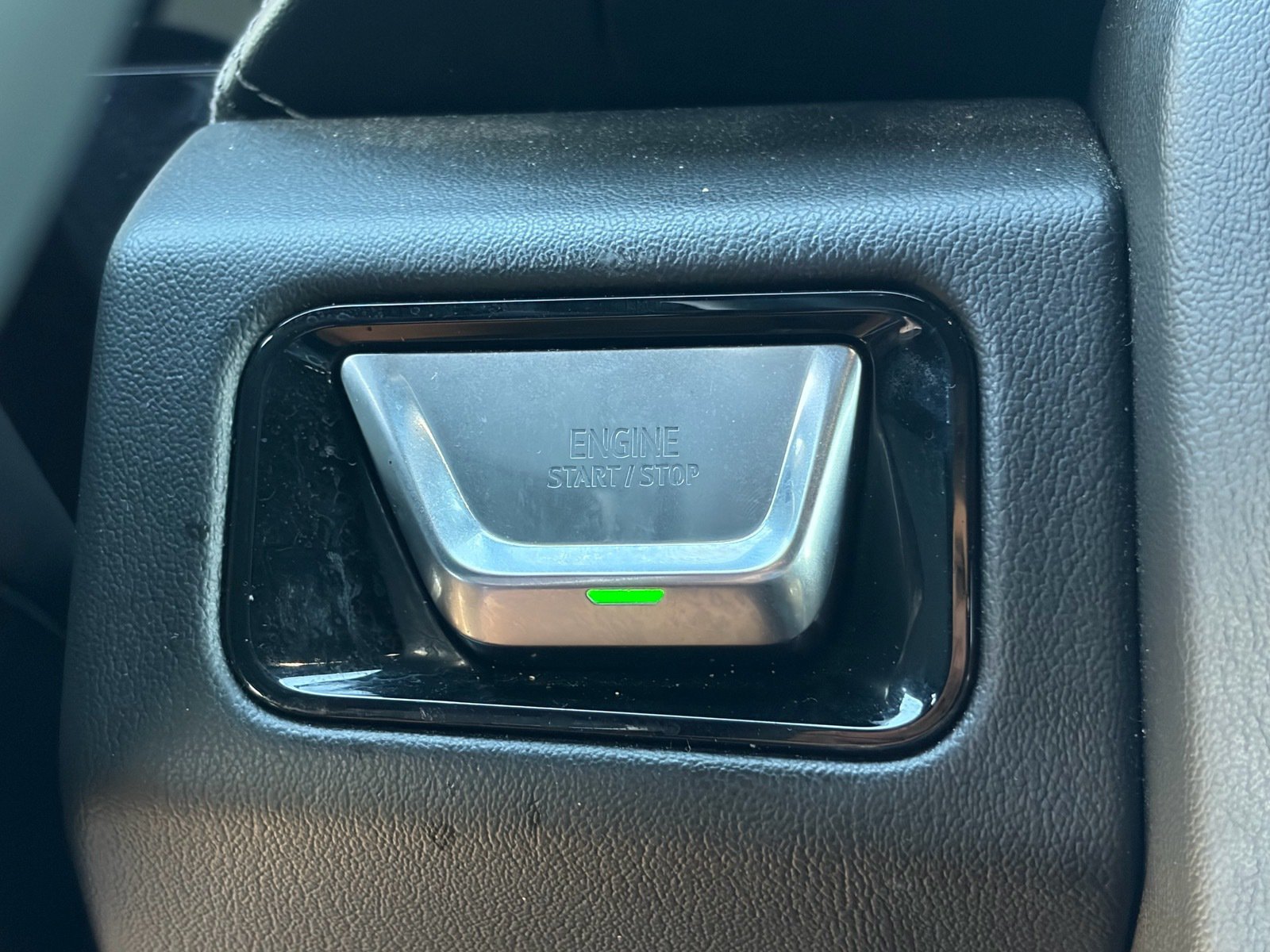 Used 2025 GMC Yukon Denali RWD image 25
