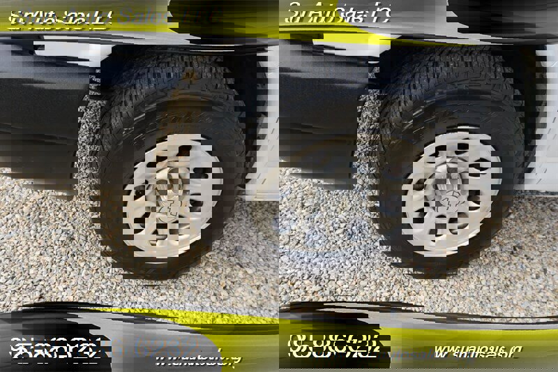 Used 2010 Chevrolet Express 1500 image 28