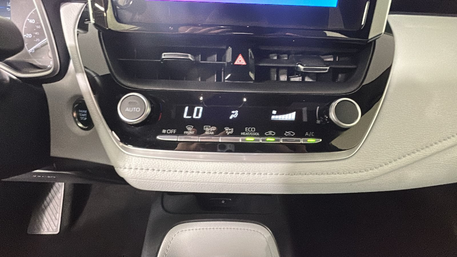 Used 2026 Toyota Corolla SE FWD image 27