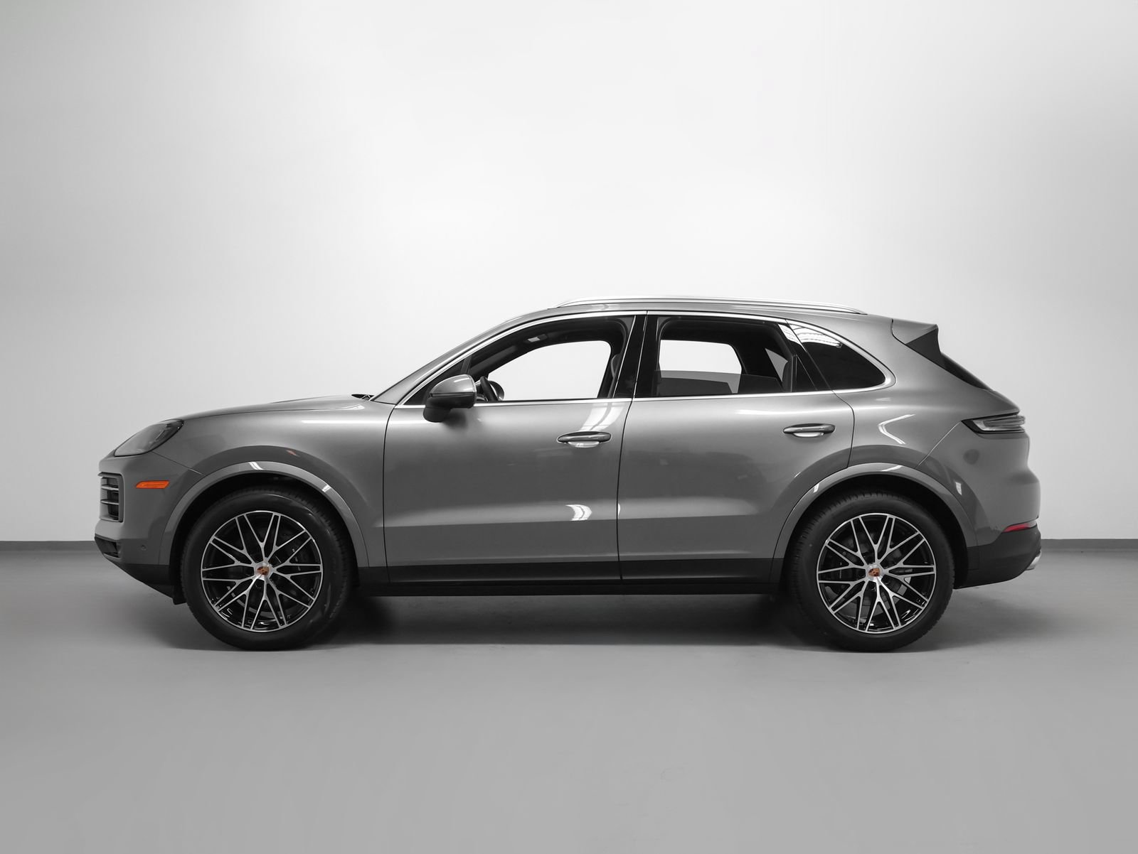 New 2026 Porsche Cayenne AWD/4WD image 2