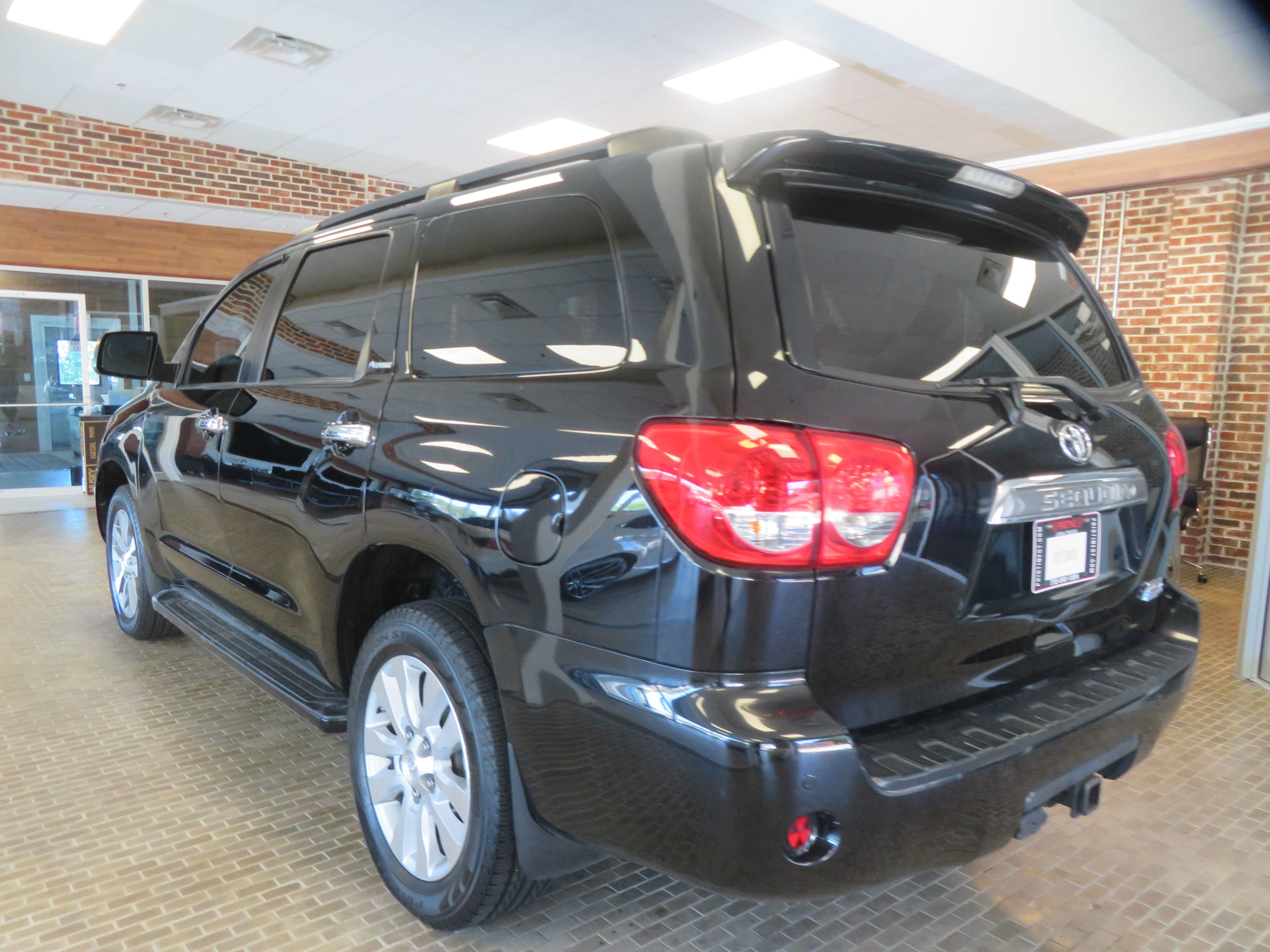 Used 2017 Toyota Sequoia Platinum RWD image 92