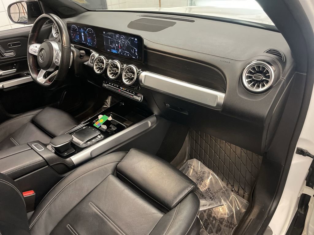 Used 2022 Mercedes-Benz GLB 35 AMG 4MATIC image 23
