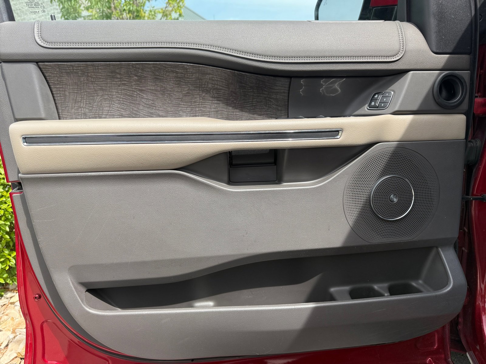 Used 2019 Ford Expedition Limited w/ Equipment Group 302A image 19