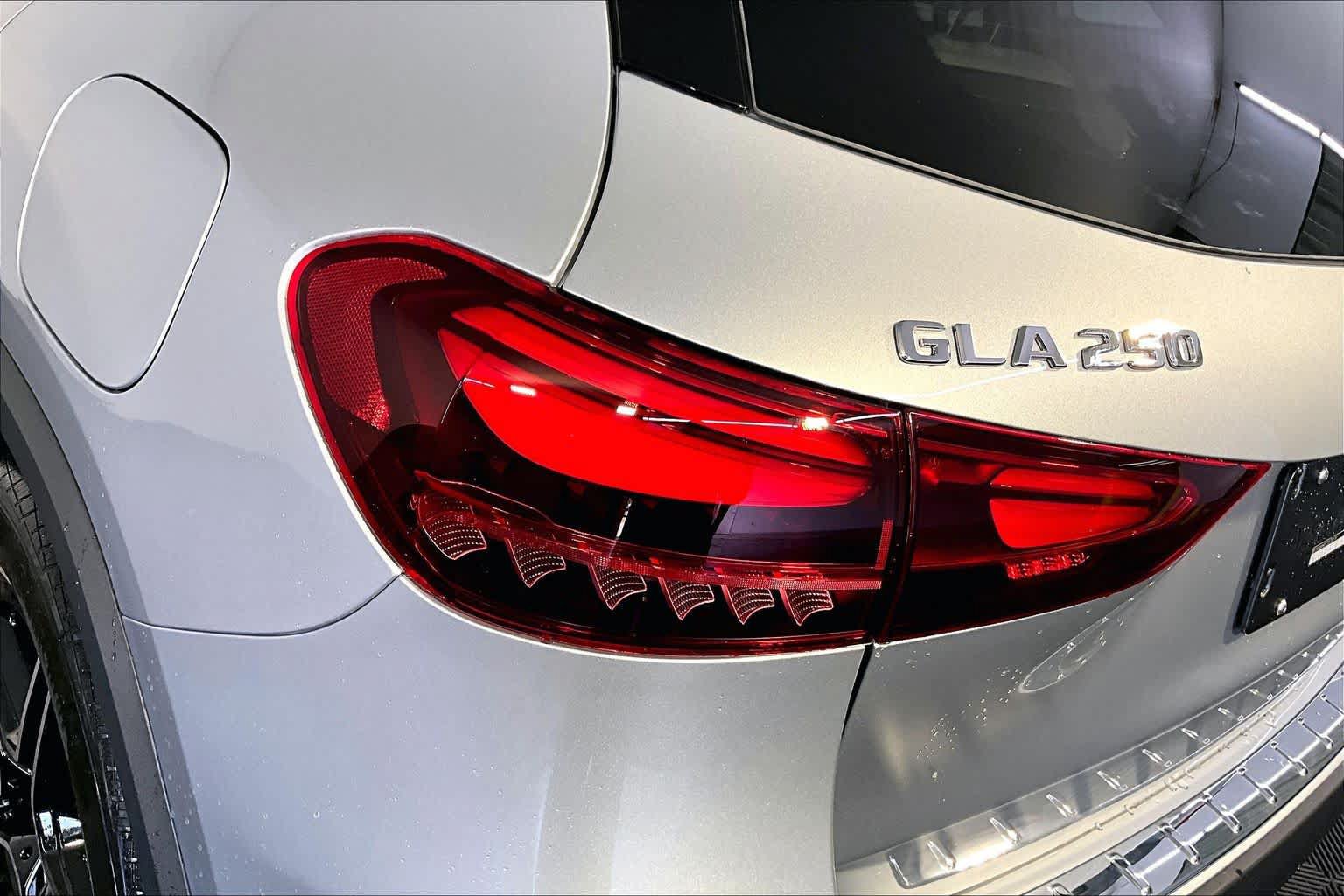 New 2026 Mercedes-Benz GLA 250 4MATIC image 5