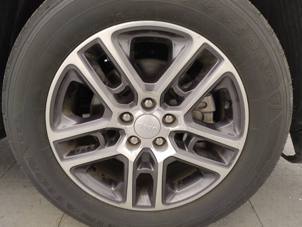 Used 2019 Jeep Compass Latitude w/ Popular Equipment Group FWD image 31