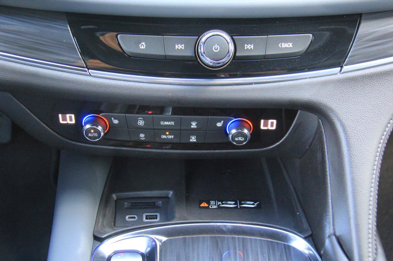 Used 2024 Buick Enclave Essence FWD image 16