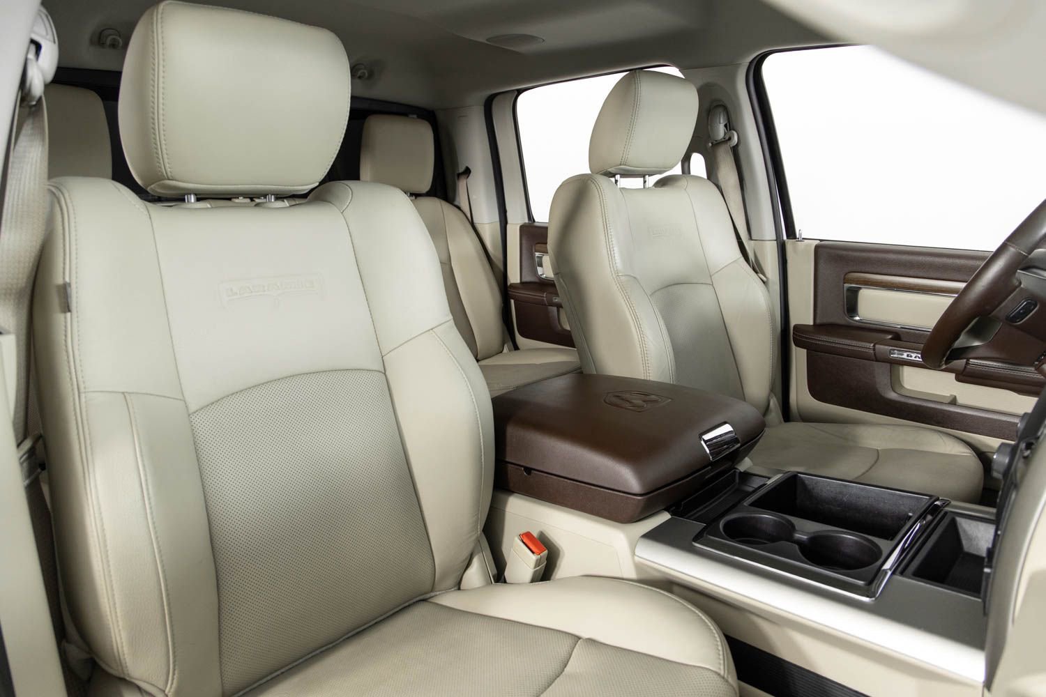 Used 2015 RAM 1500 Laramie w/ Convenience Group image 28
