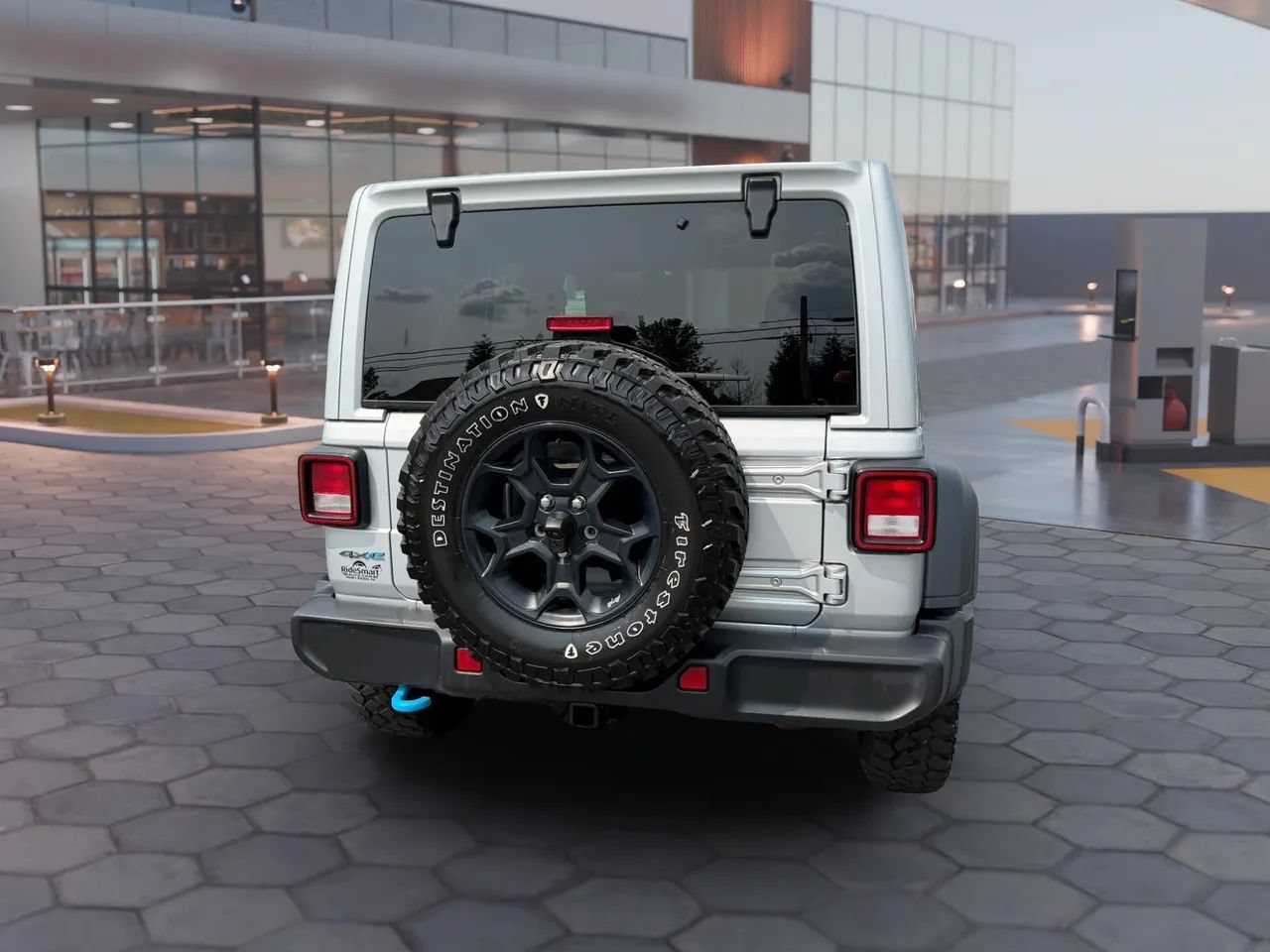 Used 2023 Jeep Wrangler Unlimited w/ Cold Weather Group AWD/4WD image 8