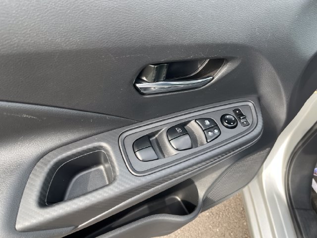 Used 2024 Nissan Versa SV FWD image 10