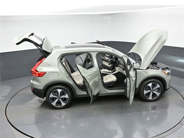 Used 2023 Volvo XC40 B5 Plus w/ Protection Package Premier image 46