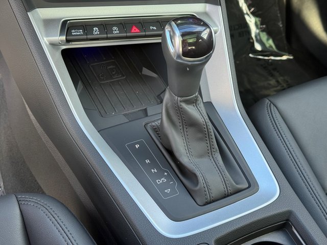 Certified 2025 Audi Q3 2.0T Premium Plus w/ Premium Plus Package image 26