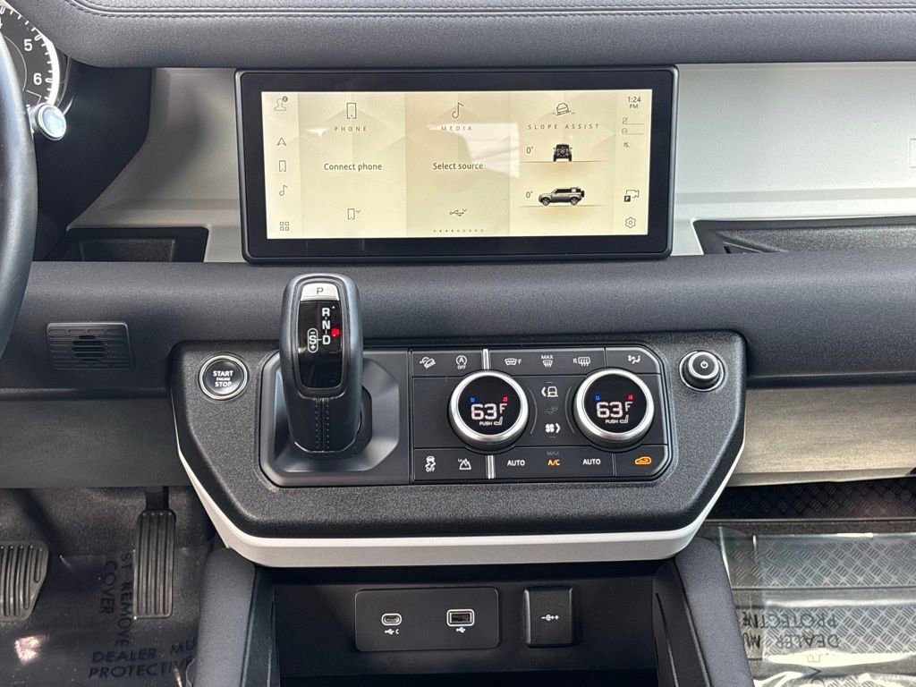 Used 2023 Land Rover Defender 110 SE image 14