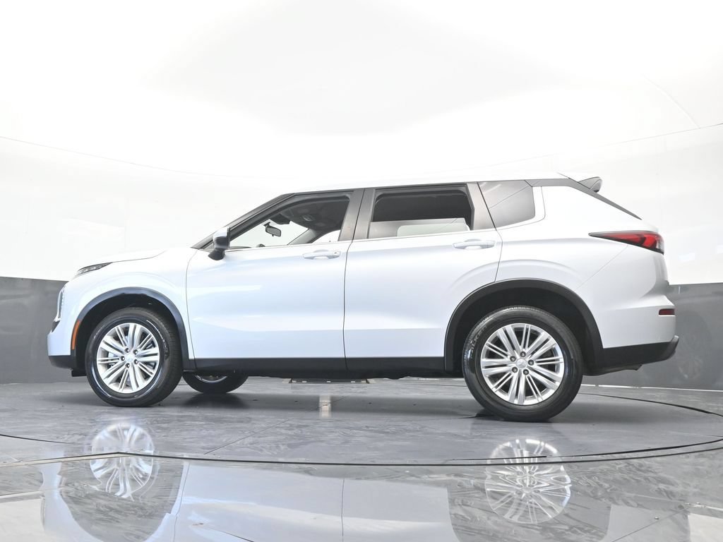 Used 2024 Mitsubishi Outlander ES FWD image 60
