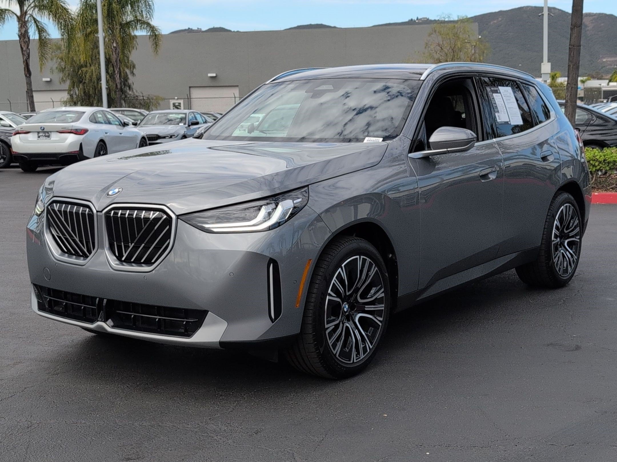 Certified 2025 BMW X3 xDrive30i w/ M Sport Package AWD/4WD image 5