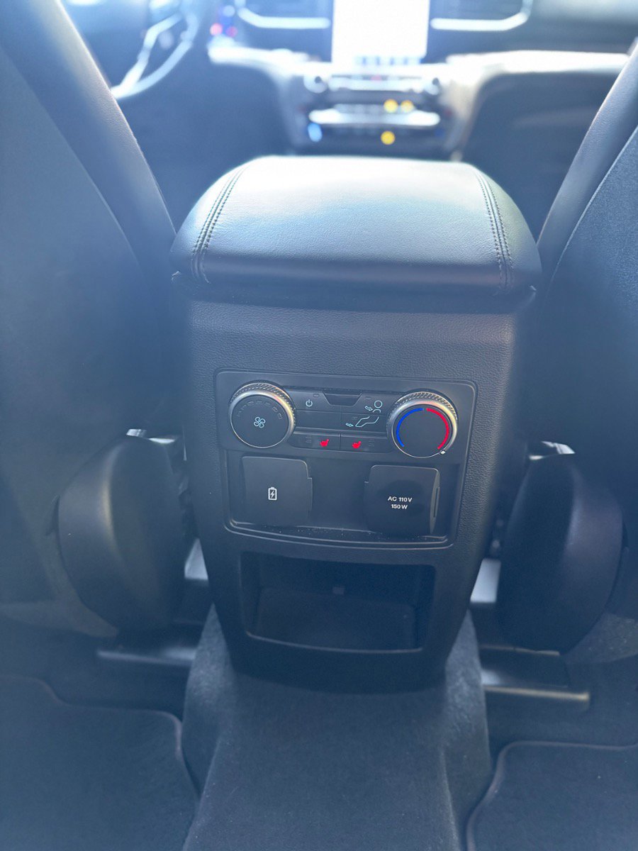 Used 2020 Ford Explorer Platinum w/ Premium Technology Package image 28