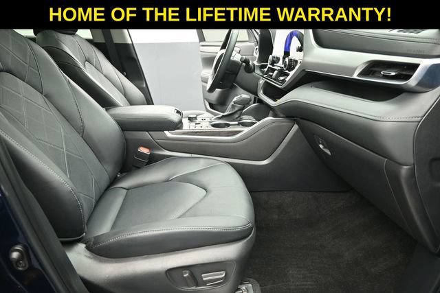 Used 2025 Toyota Highlander Platinum AWD/4WD image 41