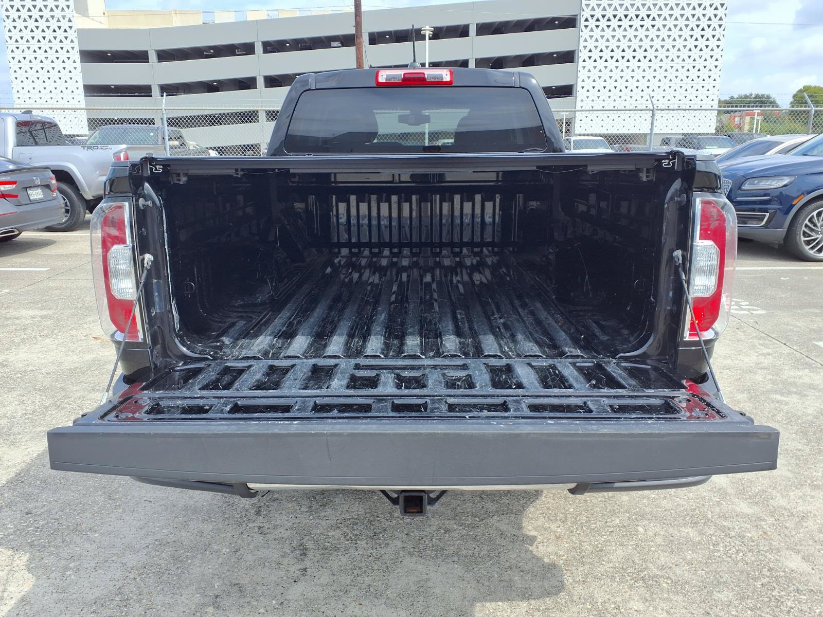 Used 2015 GMC Canyon SLE RWD image 19