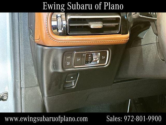 Used 2022 Lincoln Nautilus Reserve w/ Luxury Package AWD/4WD image 10