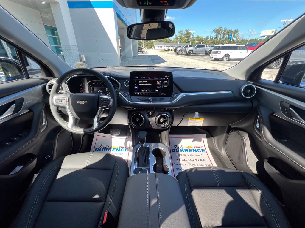 New 2026 Chevrolet Blazer LT w/ Midnight/Sport Edition FWD image 2