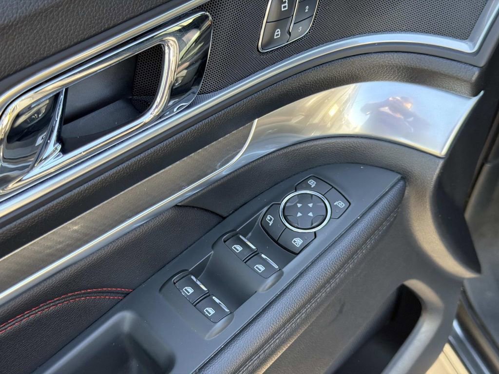 Used 2018 Ford Explorer Sport w/ Equipment Group 401A AWD/4WD image 21