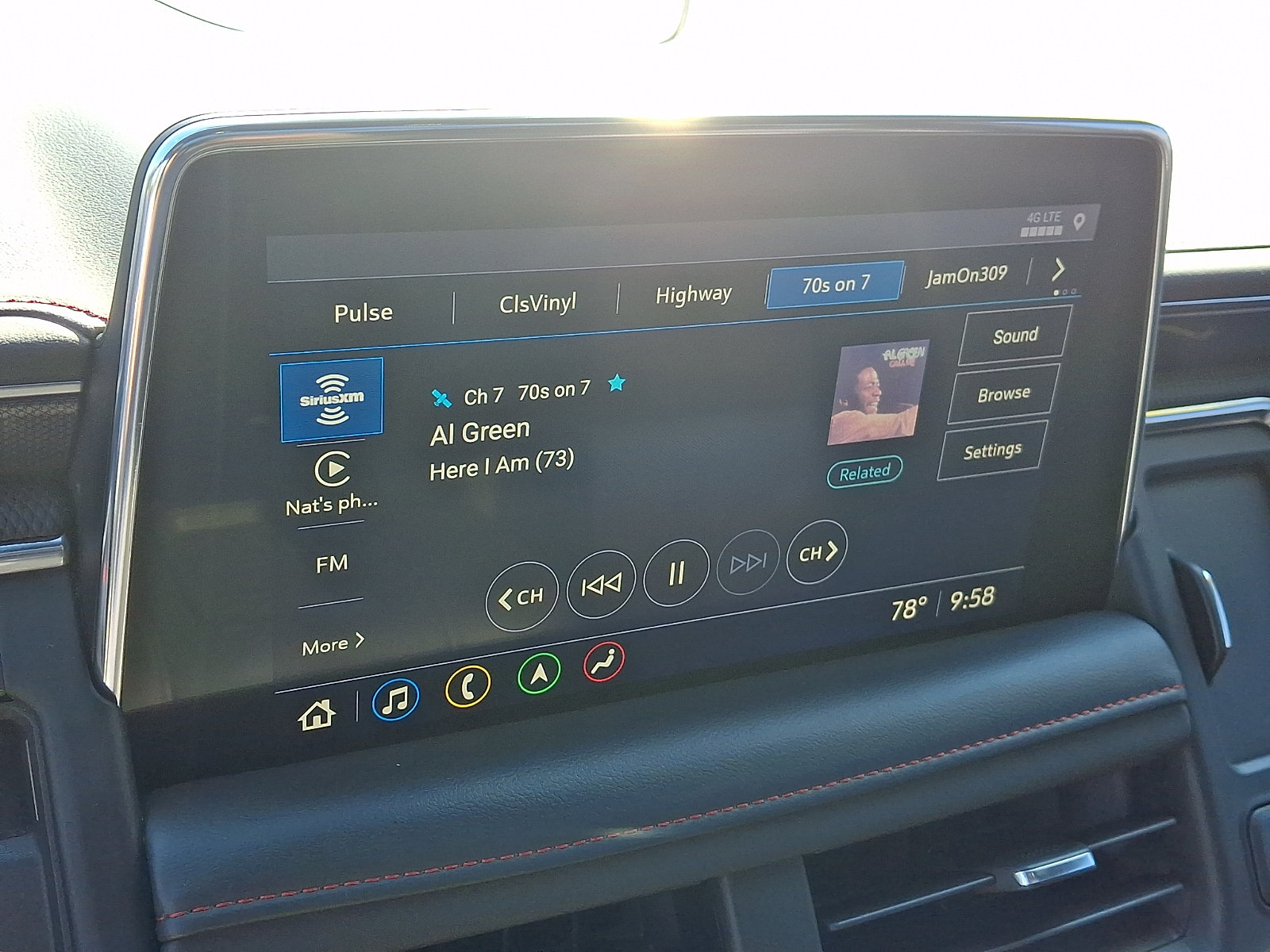 Used 2021 Chevrolet Suburban RST w/ Luxury Package AWD/4WD image 18
