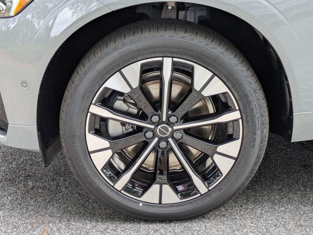 New 2026 Volvo XC60 T8 Plus w/ Protection Package Premier AWD/4WD image 11