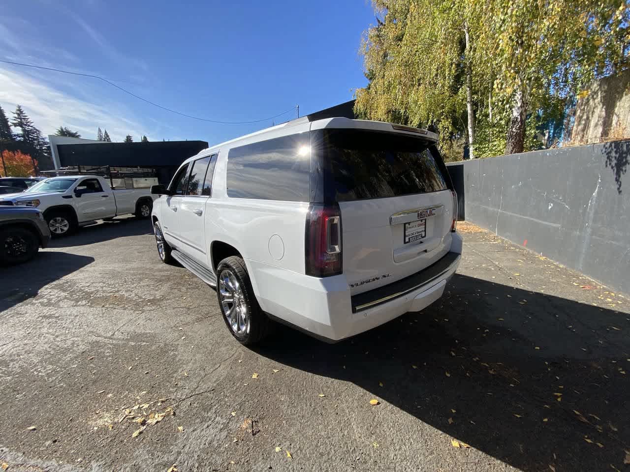 Used 2016 GMC Yukon XL Denali w/ Open Road Package AWD/4WD image 4