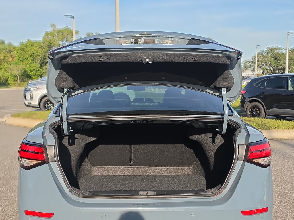 Used 2024 Nissan Sentra SR w/ SR Premium Package FWD image 7