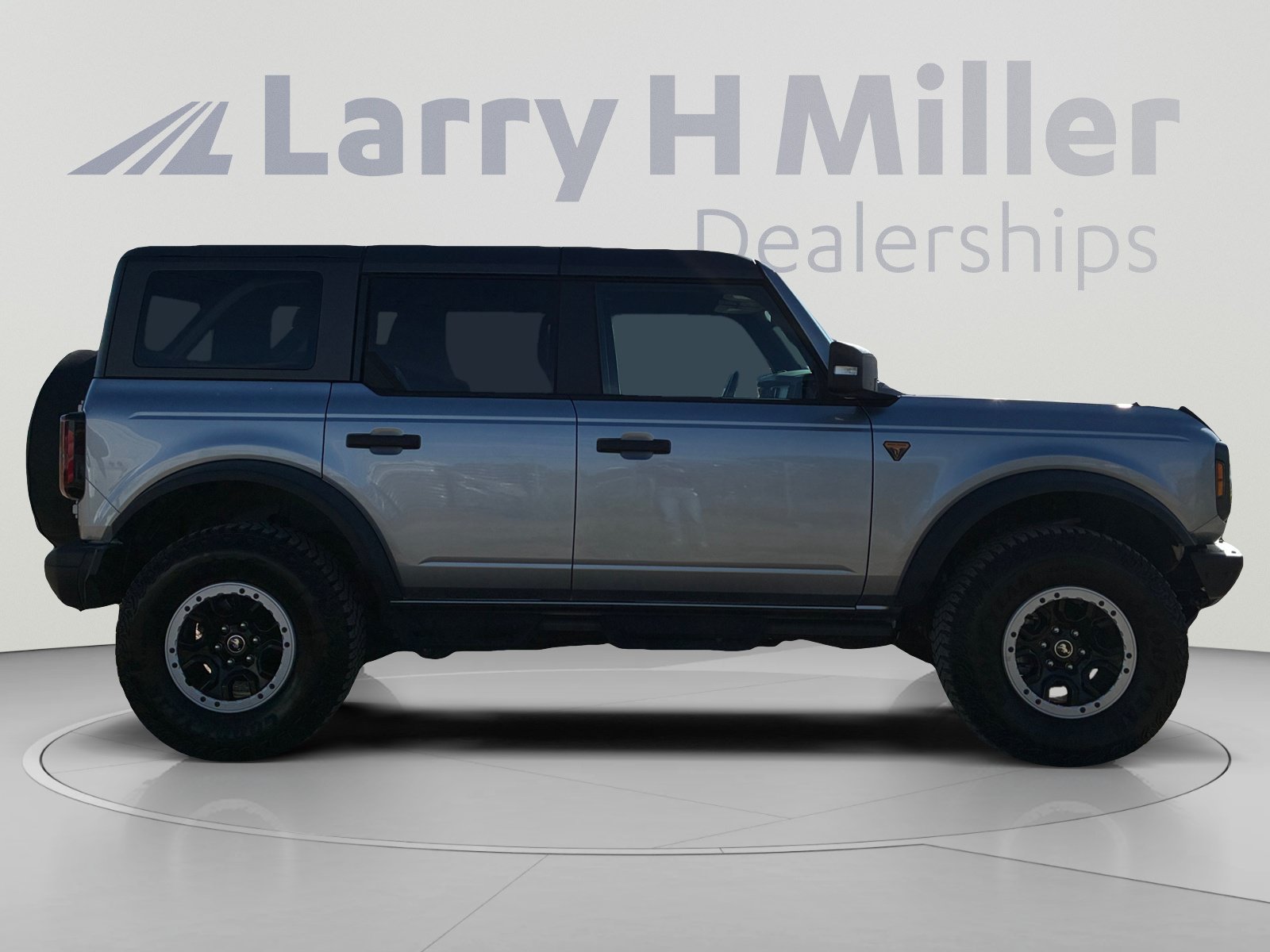 Used 2023 Ford Bronco Badlands AWD/4WD image 6