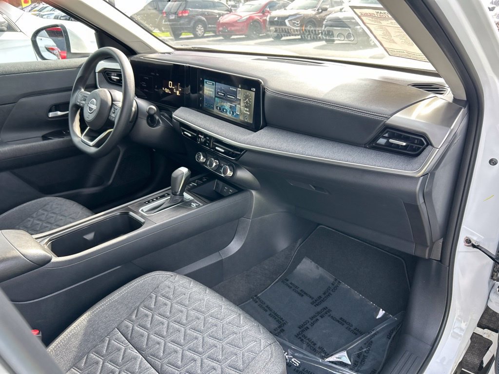 Certified 2025 Nissan Kicks SV FWD image 41