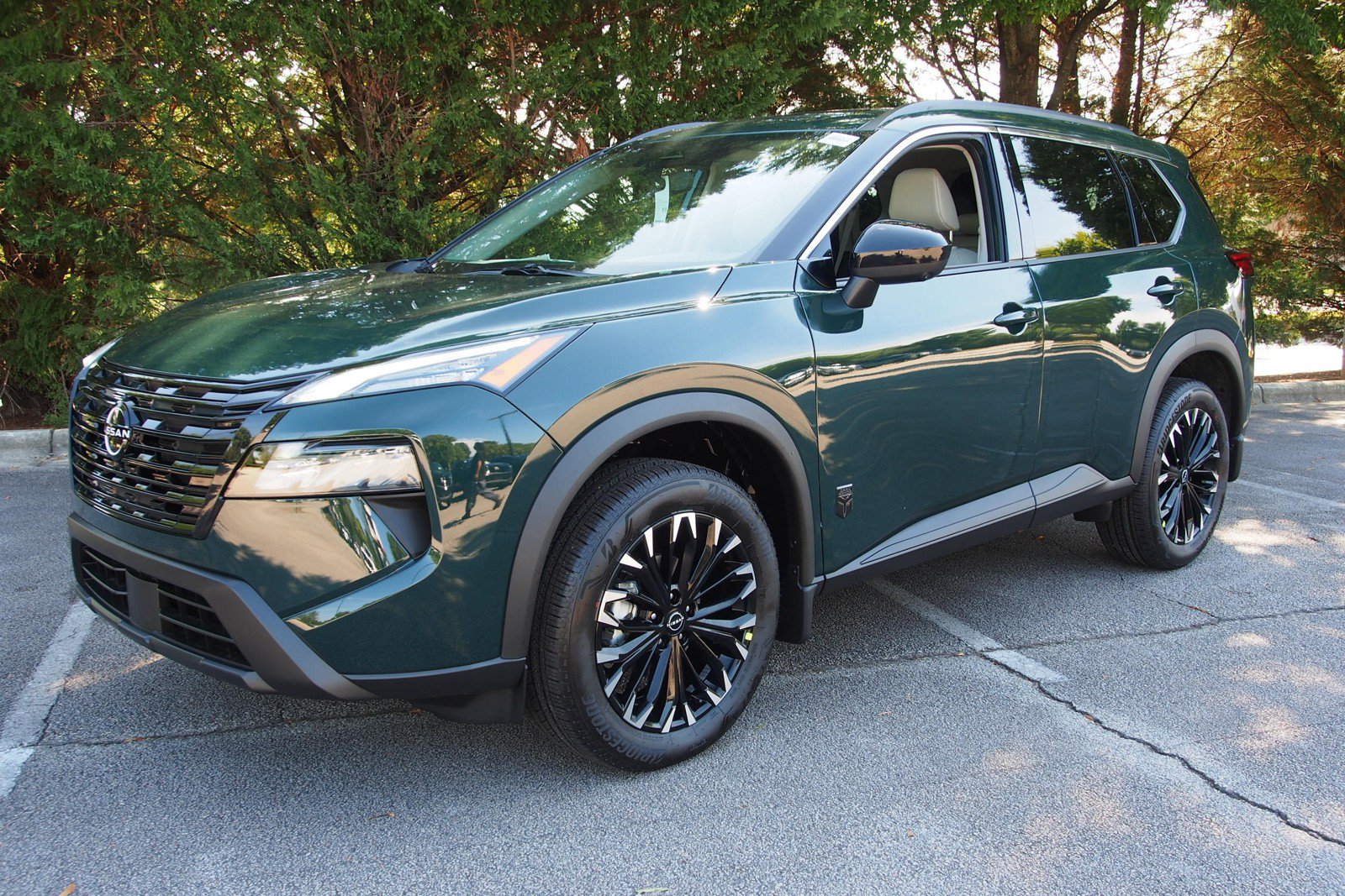 New 2026 Nissan Rogue Dark Armor FWD image 3