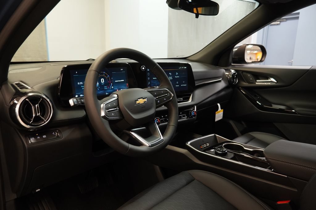 New 2026 Chevrolet Equinox LT w/ Convenience Package II FWD image 6