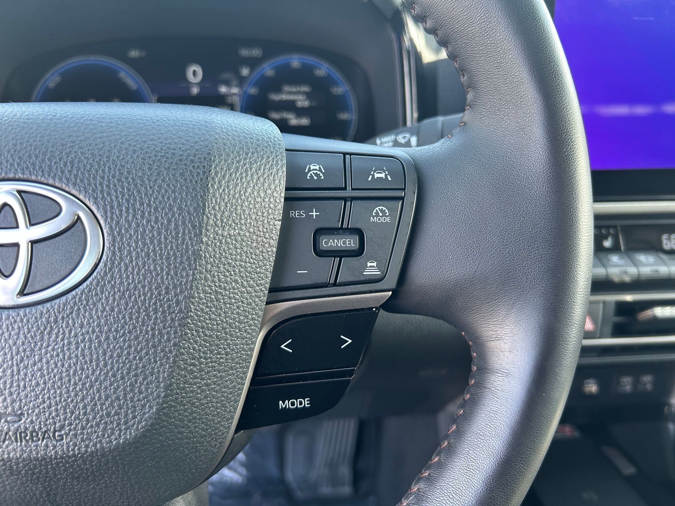 Used 2025 Toyota Camry XLE image 14