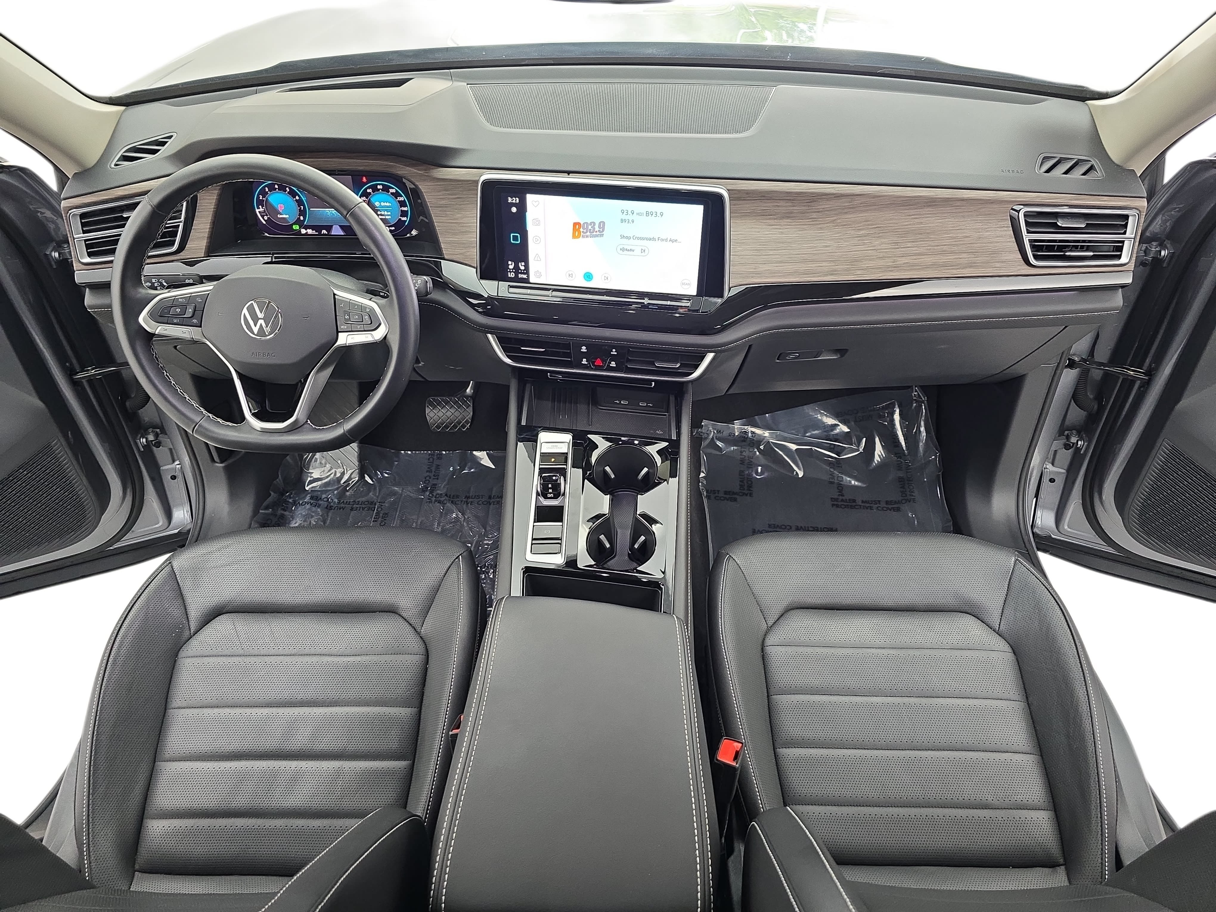 Certified 2025 Volkswagen Atlas SEL AWD/4WD image 9