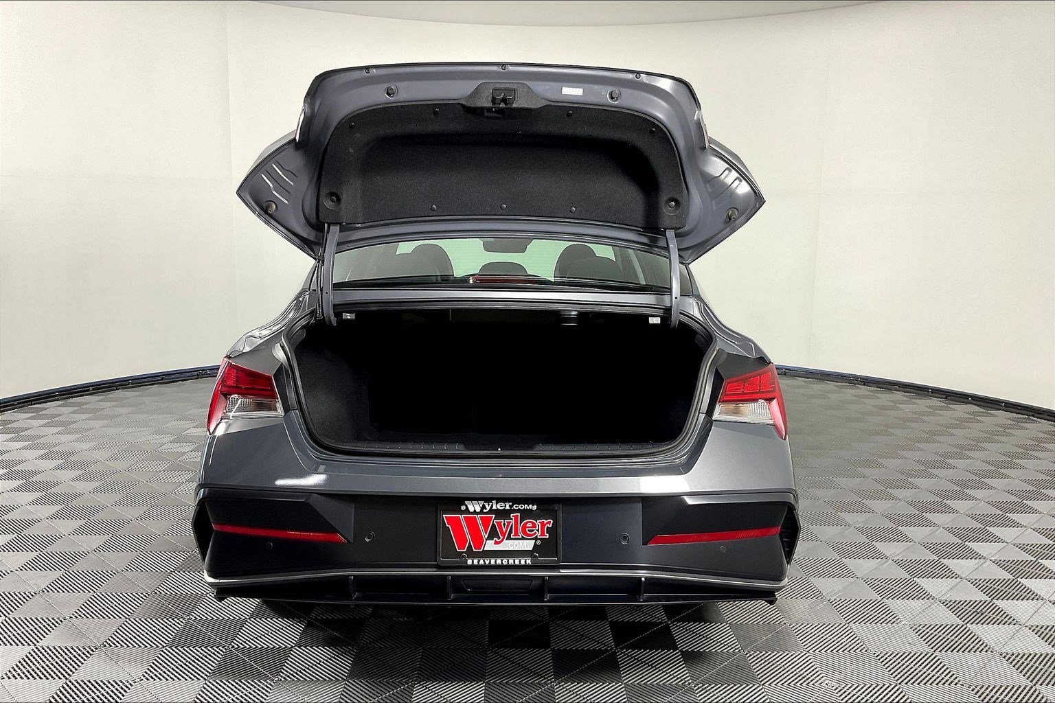 Used 2024 Hyundai Elantra Limited FWD image 35