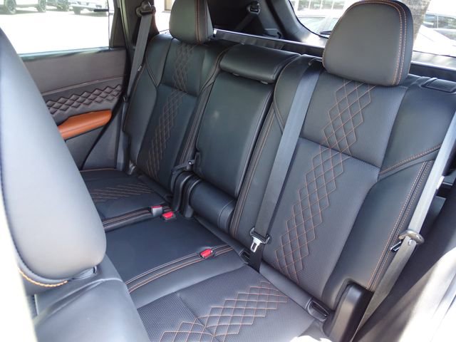 Used 2023 Mitsubishi Outlander SEL 40th Anniversary AWD/4WD image 9