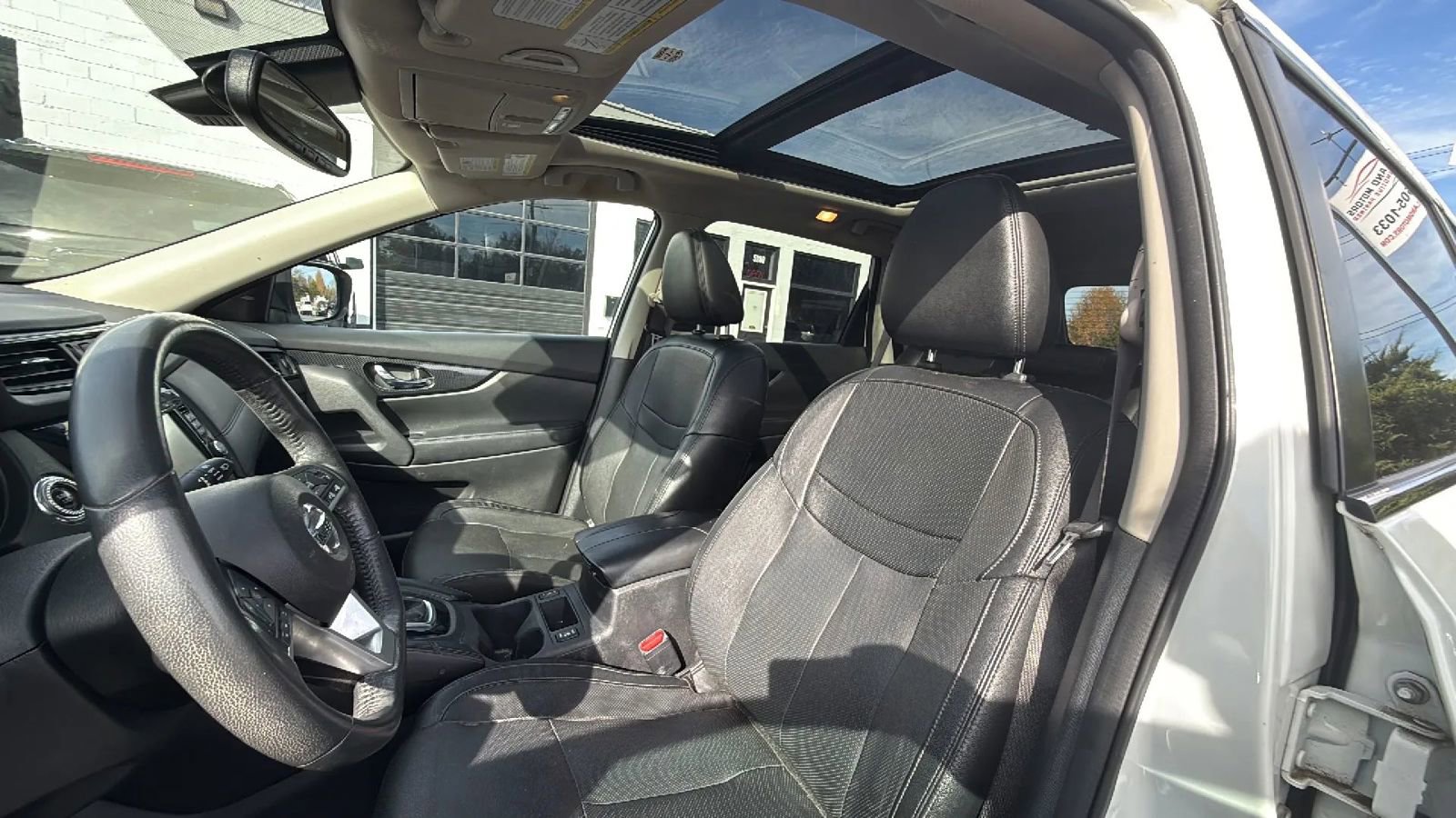 Used 2017 Nissan Rogue SL w/ SL Premium Package image 27