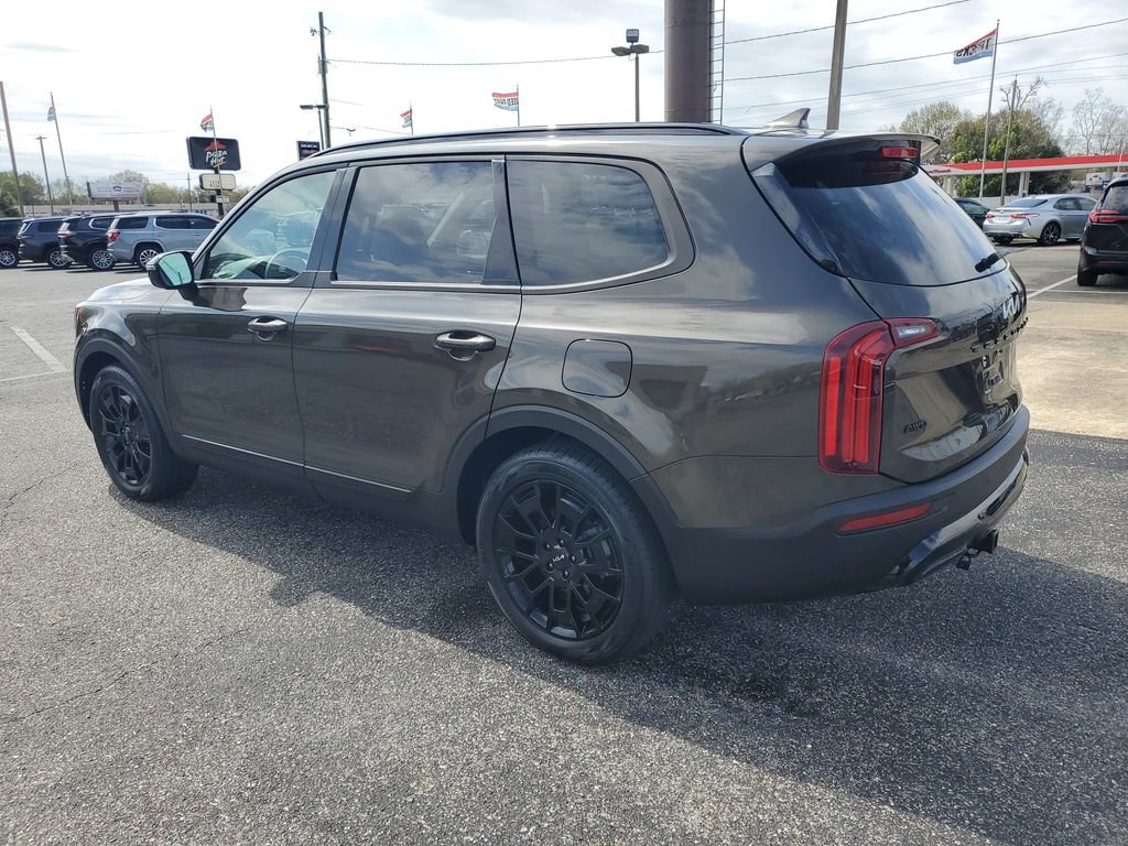 Used 2022 Kia Telluride SX w/ Nightfall Edition Package image 3