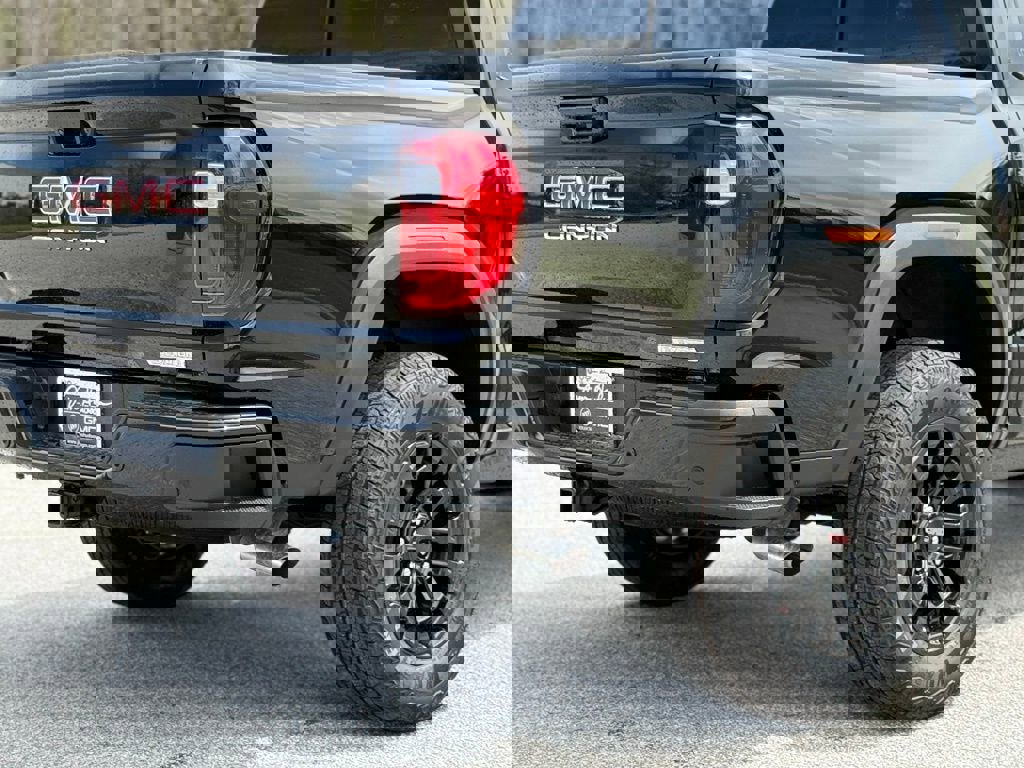 New 2026 GMC Canyon Elevation w/ Convenience Package image 15