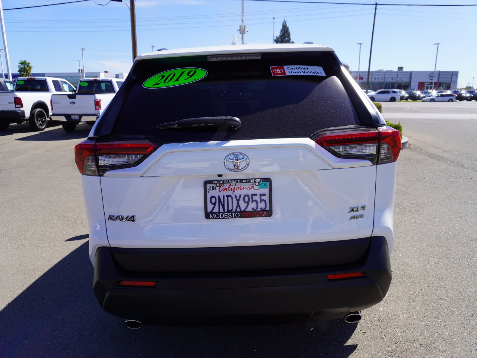 Used 2019 Toyota RAV4 XLE Premium w/ All Weather Liner Package AWD/4WD image 9