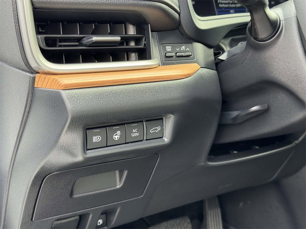 Used 2025 Toyota Grand Highlander AWD Hybrid image 9