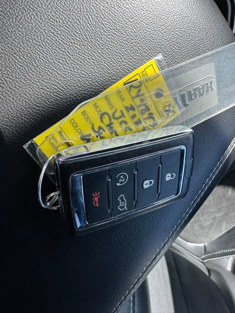 Used 2023 Jeep Grand Cherokee L Laredo image 35