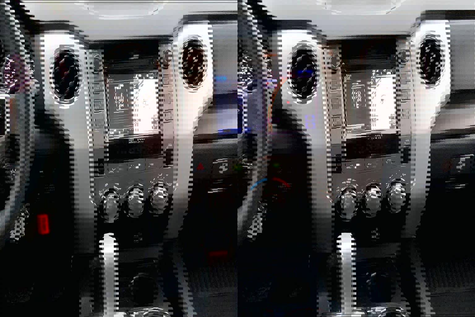 Used 2018 Toyota Tundra SR5 w/ SR5 Upgrade Package image 7