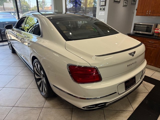 Used 2022 Bentley Flying Spur V8 AWD/4WD image 18