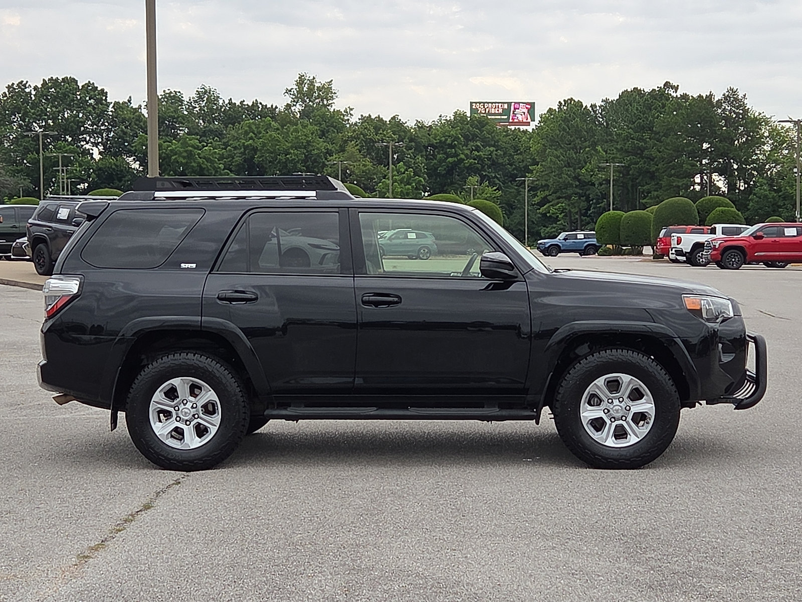 Used 2019 Toyota 4Runner SR5 AWD/4WD image 6