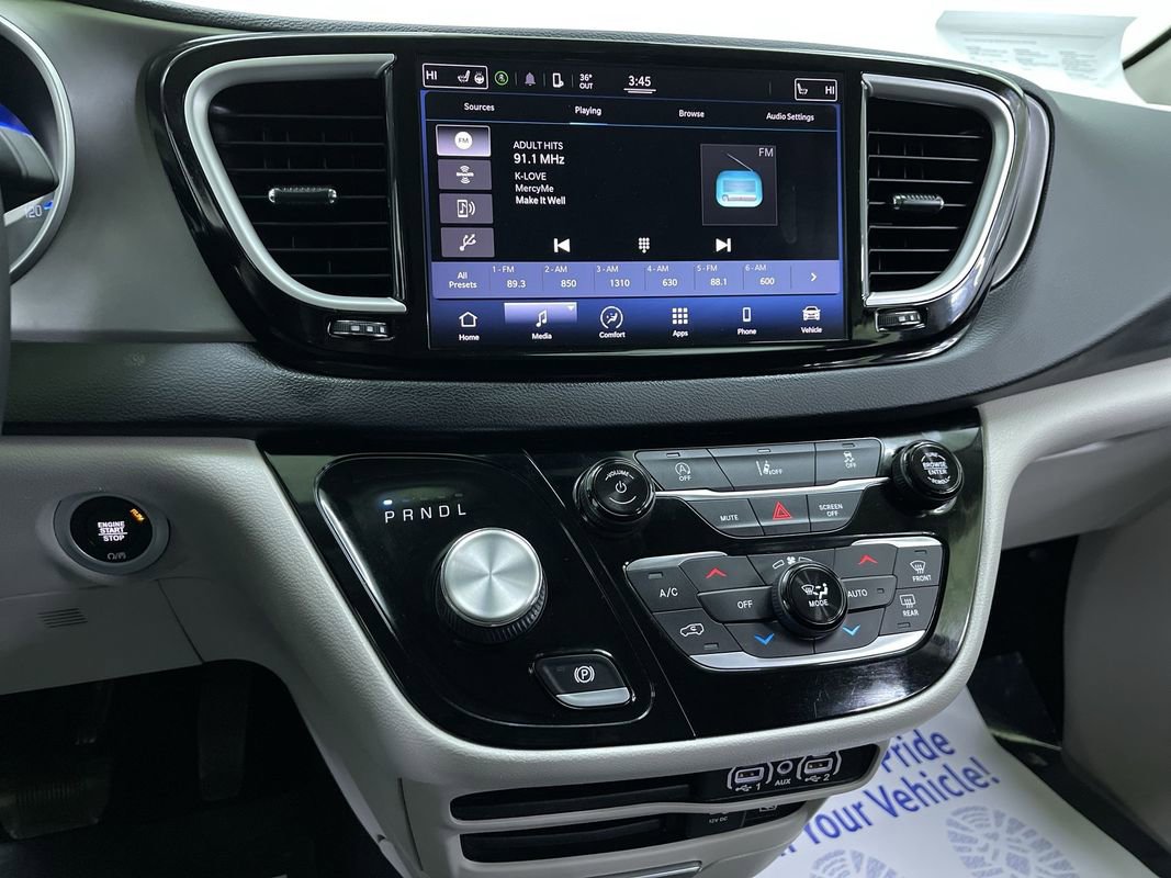 Used 2022 Chrysler Pacifica Touring-L image 20