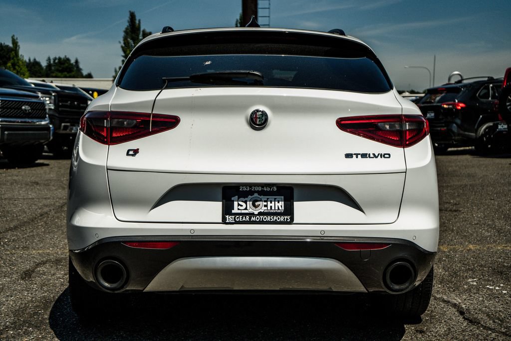 Used 2022 Alfa Romeo Stelvio Ti AWD/4WD image 12