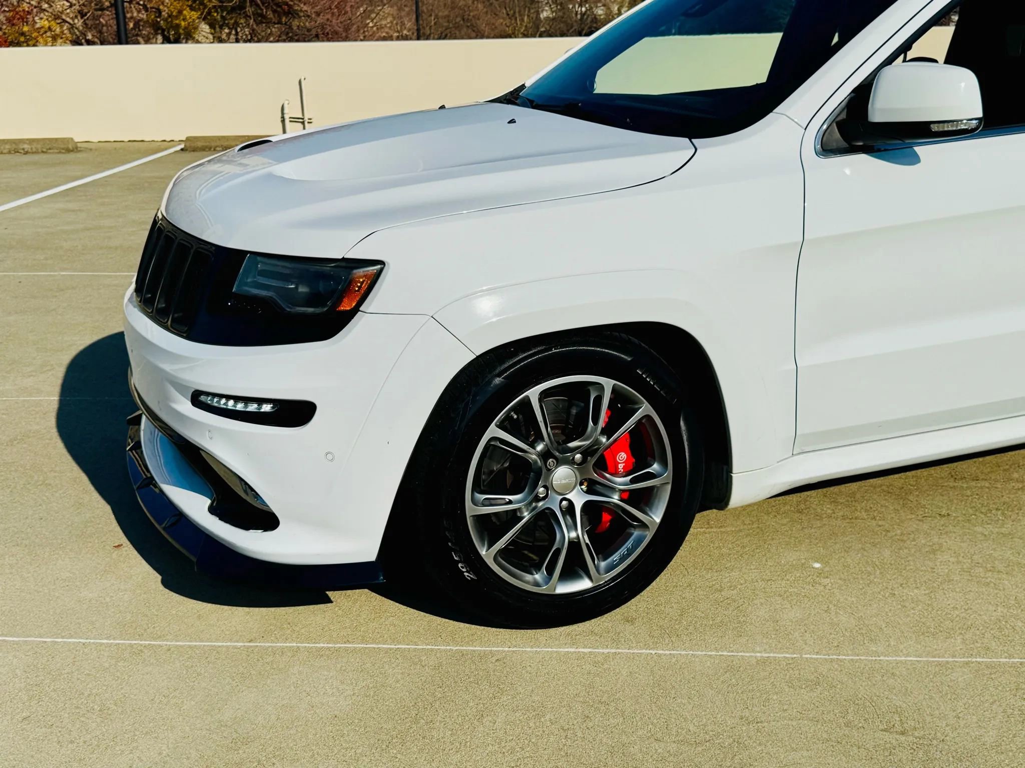 Used 2014 Jeep Grand Cherokee SRT8 w/ Luxury Group II image 16