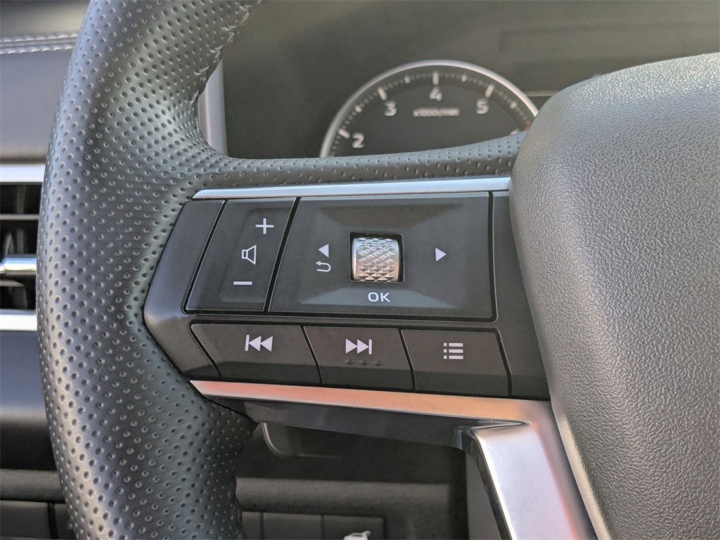 Used 2025 Mitsubishi Outlander SE image 26